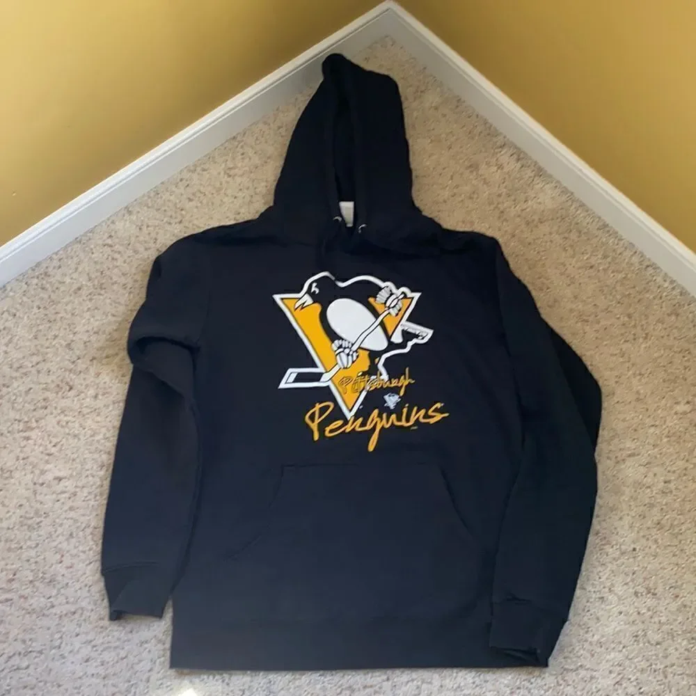Penguins Hooded sweatshirt size adult small.